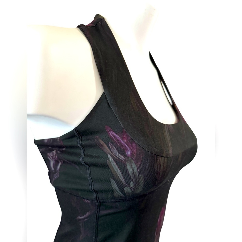 Lululemon Scoop Neck Tank in Midnight Iris Multi and black. No size tag (4/6) - Picture 5 of 9